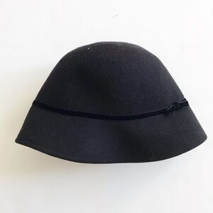 Gymboree black 100% wool velvet bow hat EUC size S